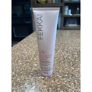 FEKKAI technician, color treatment mask